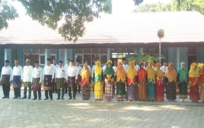 Civitas Akademik SMAN 10 Bogor Melaksanakan Upacara Peringatan Hari Sumpah Pemuda