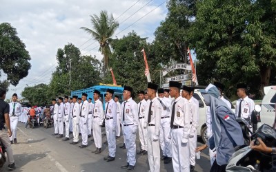 Siswa-Siswi SMAN 10 Bogor Berpartisipasi dalam Gerak Jalan Indah tingkat SMA/SMK